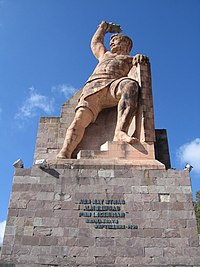 Front view of El Pípila