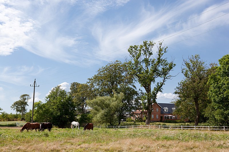 File:Lolland - farm.jpg