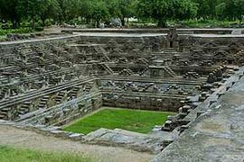 Le bâoli du temple de Surya à Modherâ