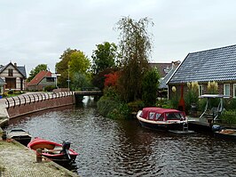 Hoerediep bij Niezijl met de brug in de Hoofdstraat