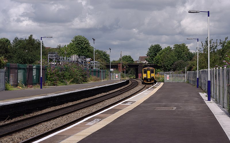 File:Lawrence Hill railway station MMB 11 150243.jpg