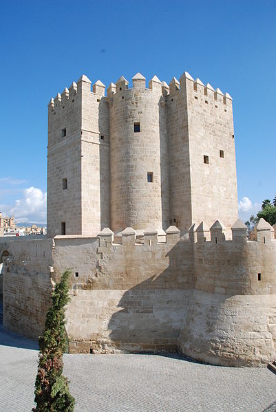 File:Torre de la Calahorra - Córdoba.jpg