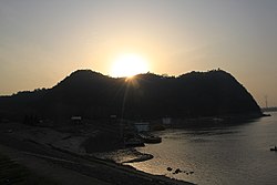 西塞山の夕景