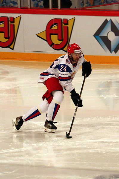 File:Alexander Popov (ice hockey) IHWC 2012.JPG