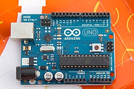 Arduino Uno R2[41][42]