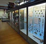 Rutgers University Geology museum stone tools exhibit.JPG