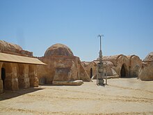 Photo du lieu de tournage, près de Nefta, Tunisie, des décors de Mos Espa.