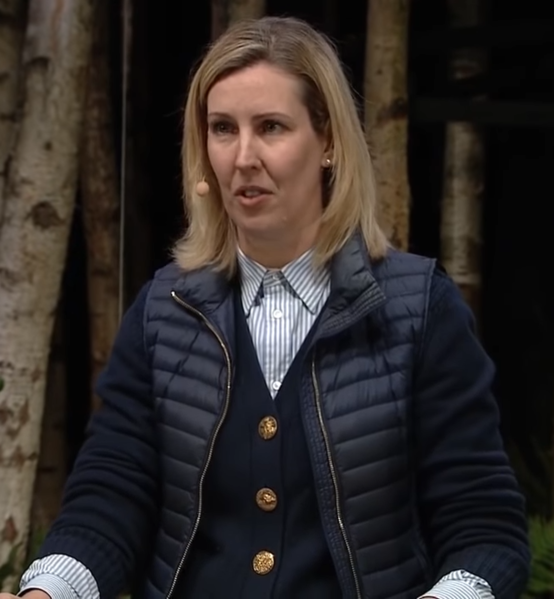 File:Clare Smyth in 2018.png