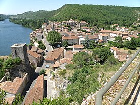 Vista de Laroque-des-Arcs, em Bellefont-La Rauze.