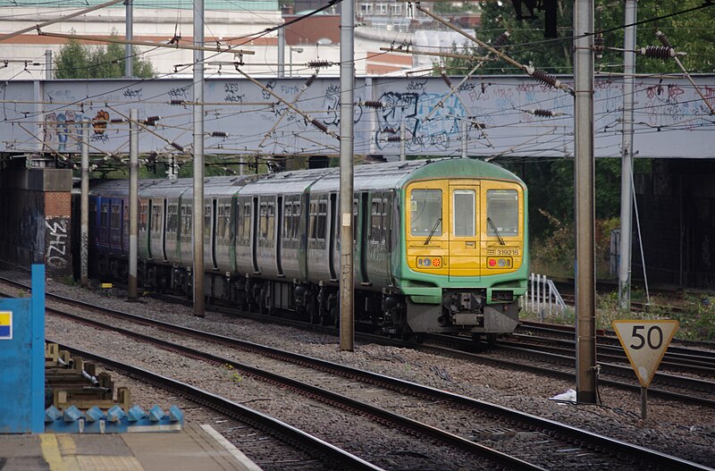 File:West Hampstead Thameslink railway station MMB 03 319216.jpg