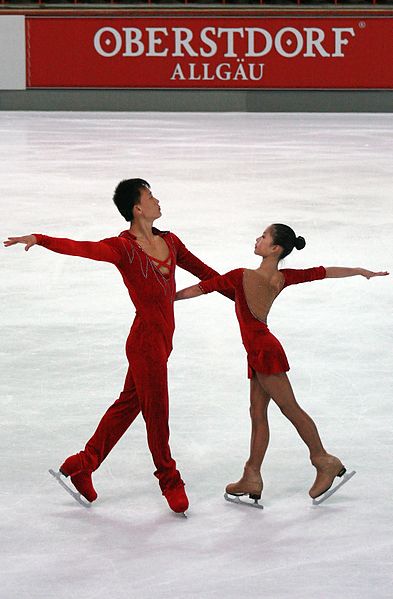 File:2013 Nebelhorn Trophy So Hyang PAK Nam I SONG IMG 6762.JPG