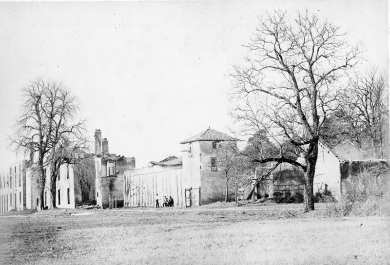 File:Château de Colombey.jpg