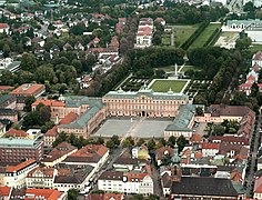 Schloss-Rastatt-Luftbild (cropped).jpg