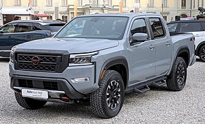 Nissan Frontier (D41) Pro-4X - left front view