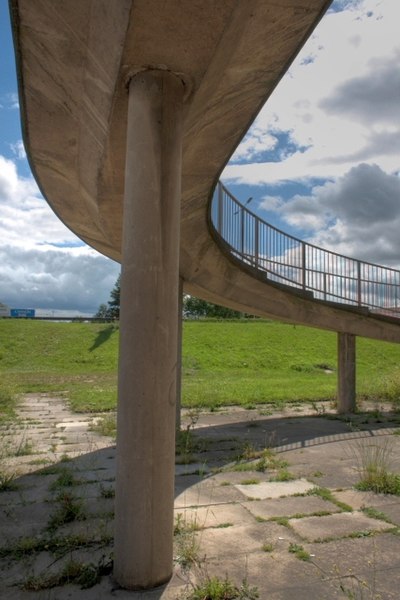 File:Access Ramp to Bridge - geograph.org.uk - 879680.jpg