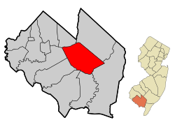 Map of Millville highlighted within Cumberland County. Right: Location of Cumberland County in New Jersey.