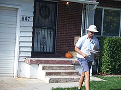 Postman of the United States Postal Service 2007 Salt Lake City.jpg