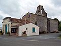 La mairie accolée à l'église (juil. 2012)