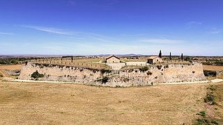 Caballerizas de las murallas de Almeida.jpg