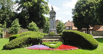 Le monument aux morts.