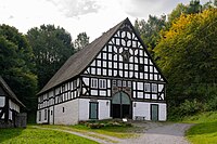 Ländliches Zier-Sichtfachwerk, 1770, Haupthaus Henke aus Ostentrop, jetzt Freilichtmuseum Detmold[20]