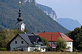 English: View of the village with the parish church Deutsch: Blick auf die Ortschaftmit Pfarrkirche