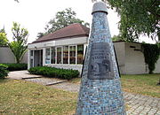 Staring-steel in Gendringen, bij de bibliotheek. Zijn geboortehuis werd in 1971 gesloopt.