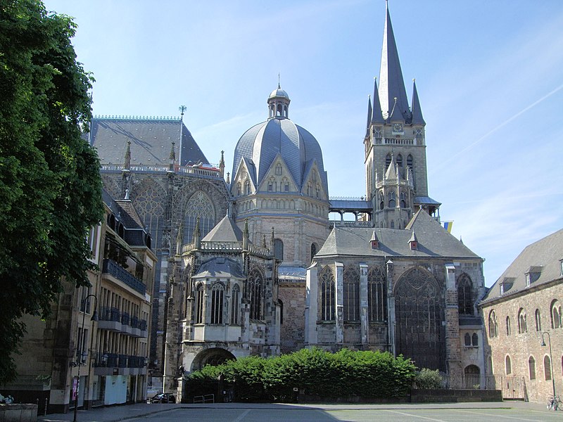 File:Aachen Cathedral And Palatine Chapel, Germany.jpg