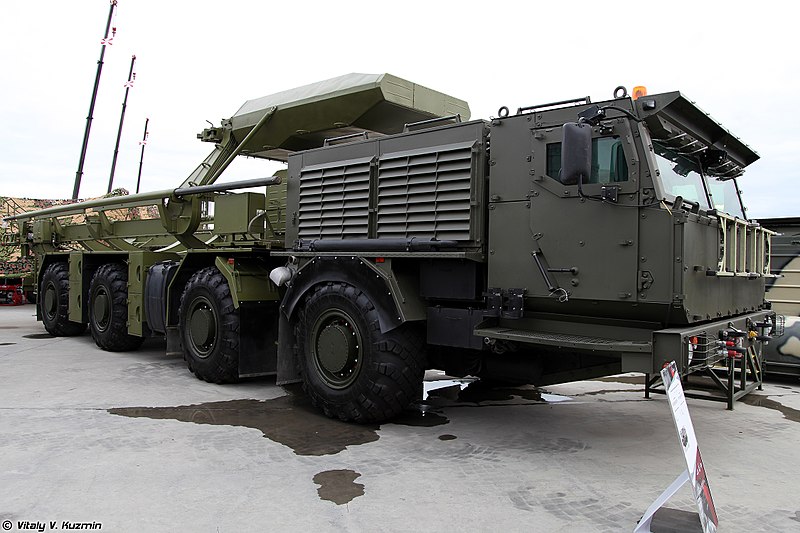 File:15T528 transporter-loader for ICBMs on KAMAZ-78501 Platforma-O chassis.jpg