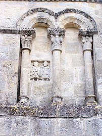 Las arcaduras e l'escalpra de pelegrins.