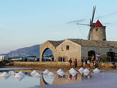 e alle saline di Trapani e Paceco.