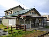 ホーム側から見た駅舎