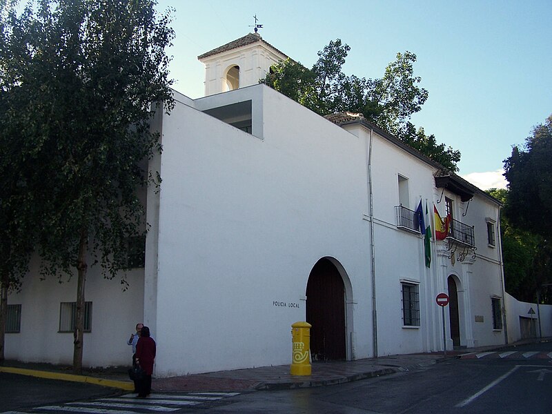 File:Ayuntamiento de Tomares 2.jpg