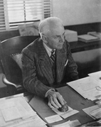 Robert A. Millikan 1947.png