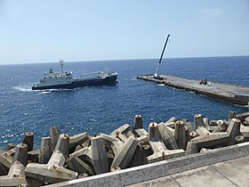 Aogashima-maru-laiva Sanpon satamassa