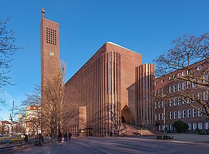 35. Platz: Jorgeplelias mit Kirche am Hohenzollernplatz in Berlin