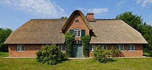 28. Platz: Redeemer mit Uthländisches Haus „Üp de Hiir 40“ in Wenningstedt-Braderup (Sylt) im Kreis Nordfriesland