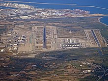 BCN AIRPORT FROM FLIGHT BCN-ORY A320 EC-MLE (43952944862).jpg