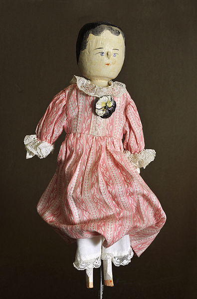 File:Dressed dutch doll Gröden.jpg