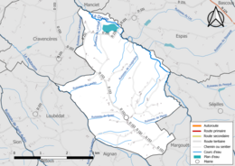 Carte en couleur présentant le réseau hydrographique de la commune