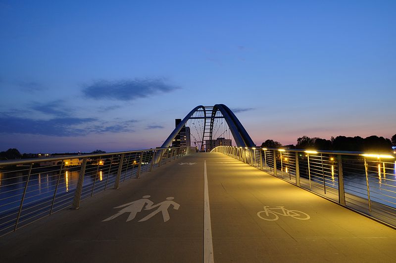 File:Weil am Rhein - Dreiländerbrücke5.jpg