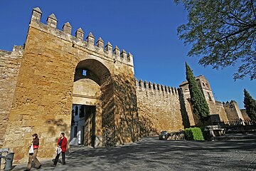 Muralla de la calle Cairuán.