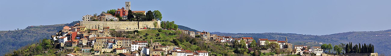 Panoramski pogled na stari dio grada