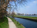 The New River through Woodberry Down