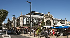 Mercado municipal de la Narbone llamado Les Halles.