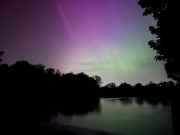 Auroranın Bray, Berkshire, Birleşik Krallık'tan görünüşü (51°K)