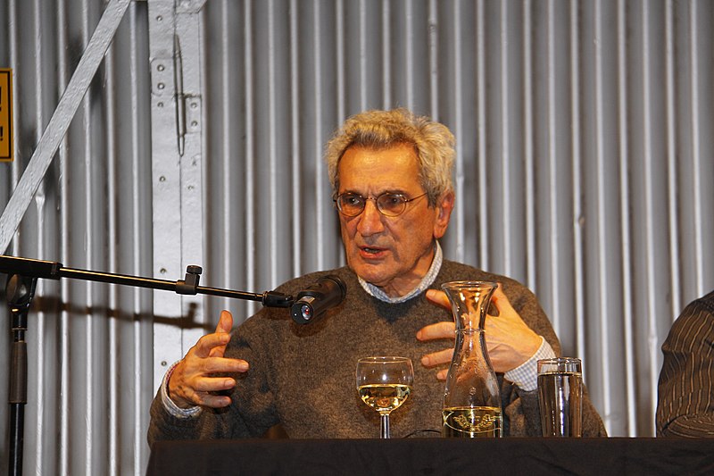 File:Antonio Negri Ein Gespenst kehrt zurück – Der Bruch mit dem traditionellen Marxismus in Italien und Frankreich (6943932336).jpg