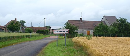 Courtemaux-FR-45-A29.JPG