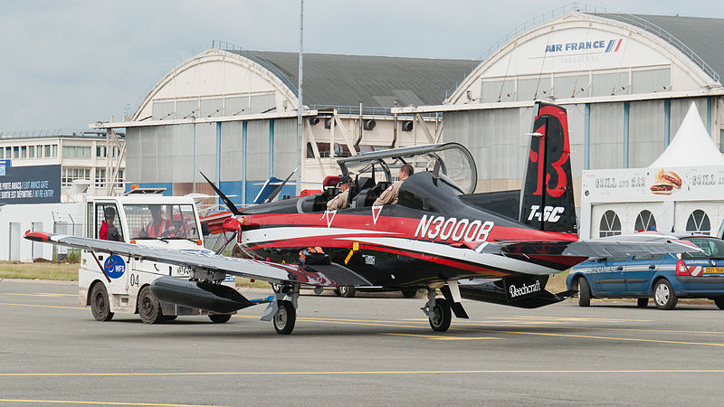 File:Hawker Beechcraft Raytheon 3000 N3000B PAS 2013 04.jpg