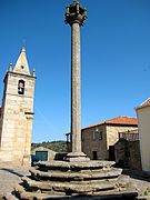 Pelourinho de Castelo Mendo.jpg